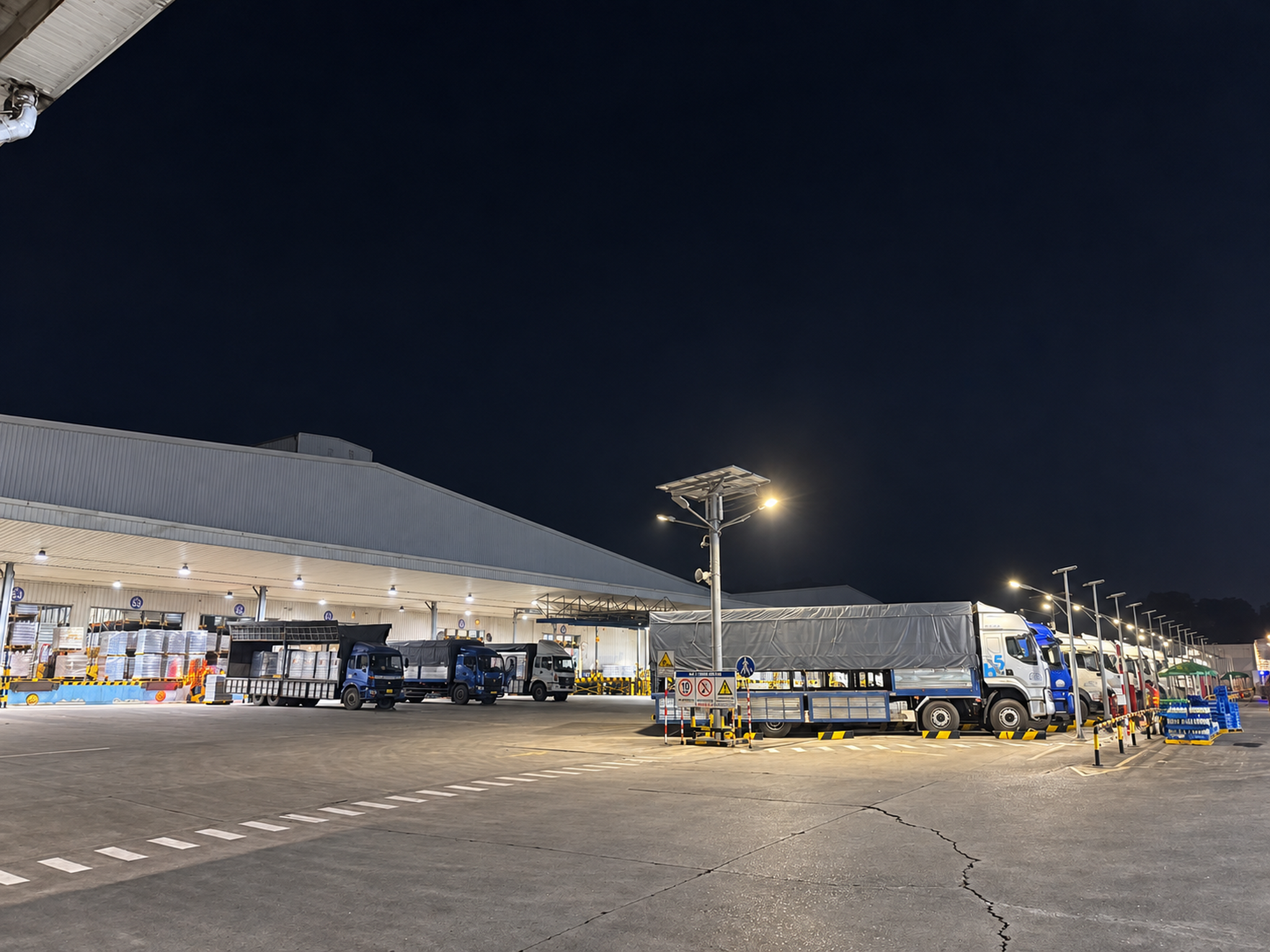 Tuan Trinh Logistics commercial truck fleet at logistics operations center